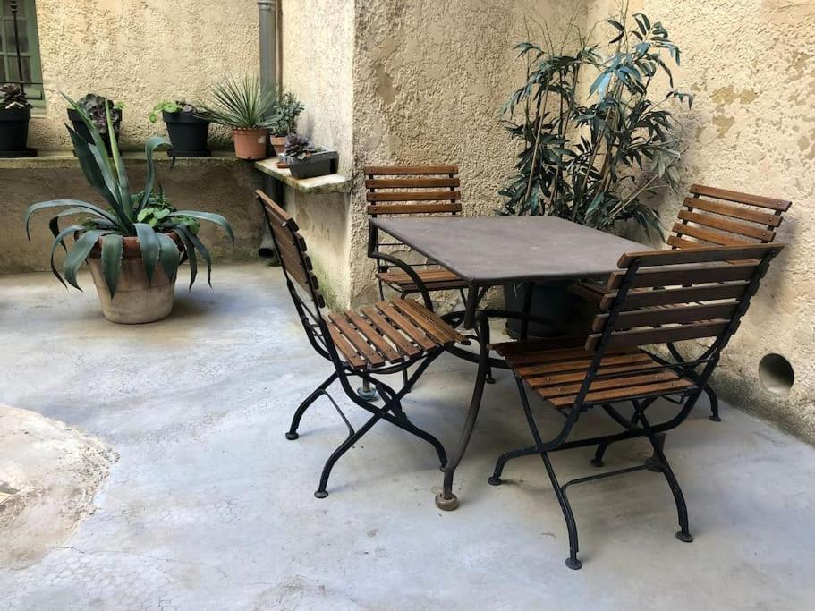 Ulysse, Appartement Spacieux Au Centre Historique D'Uzes En Rez-De-Chaussee Avec Exterieur, Proche Parking Des Marroniers Eksteriør bilde